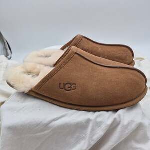 UGG SCUFF CHESTNUT SHEEPSKIN SLIPPERS MENS SIZE 11